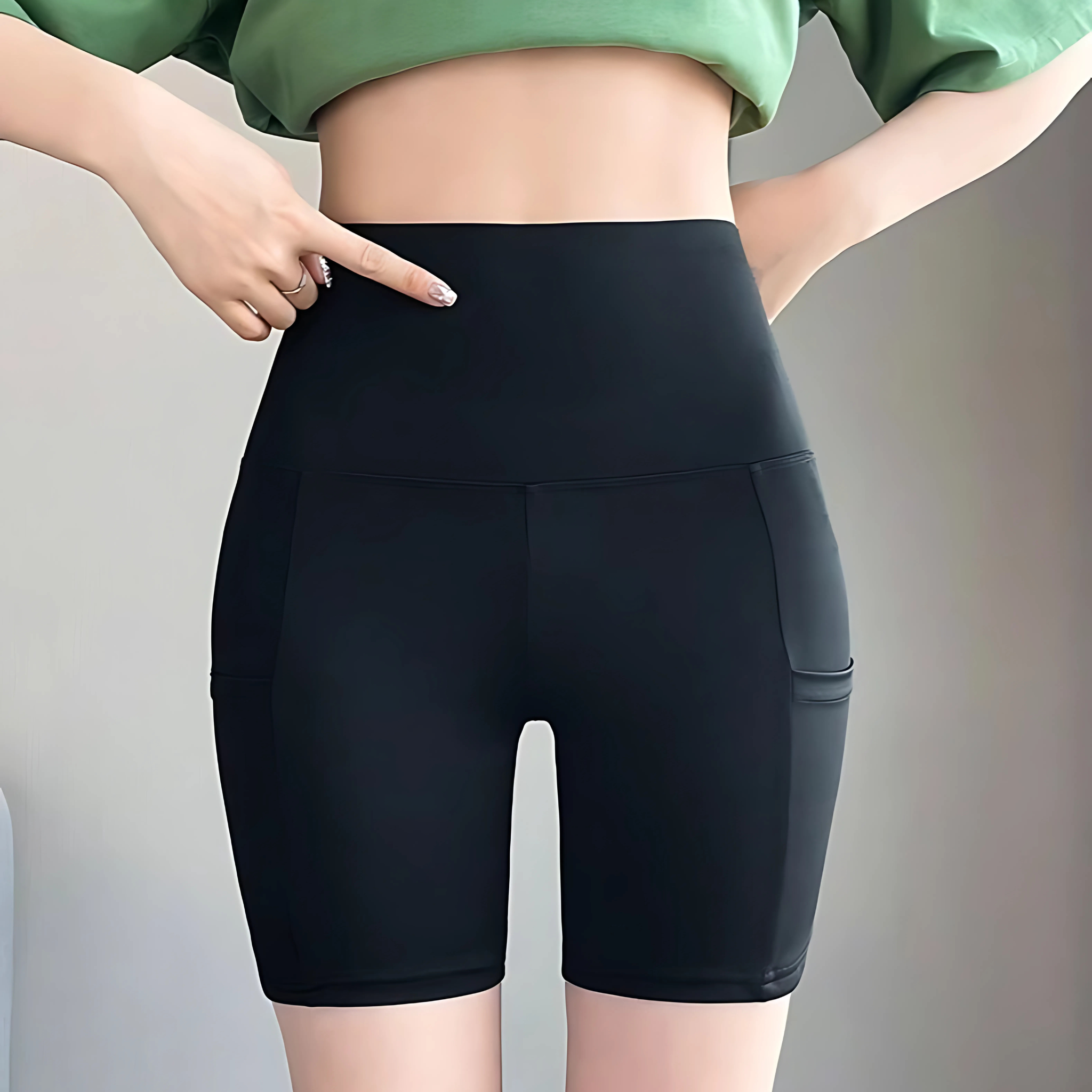 Active Shorts With Side Pockets
